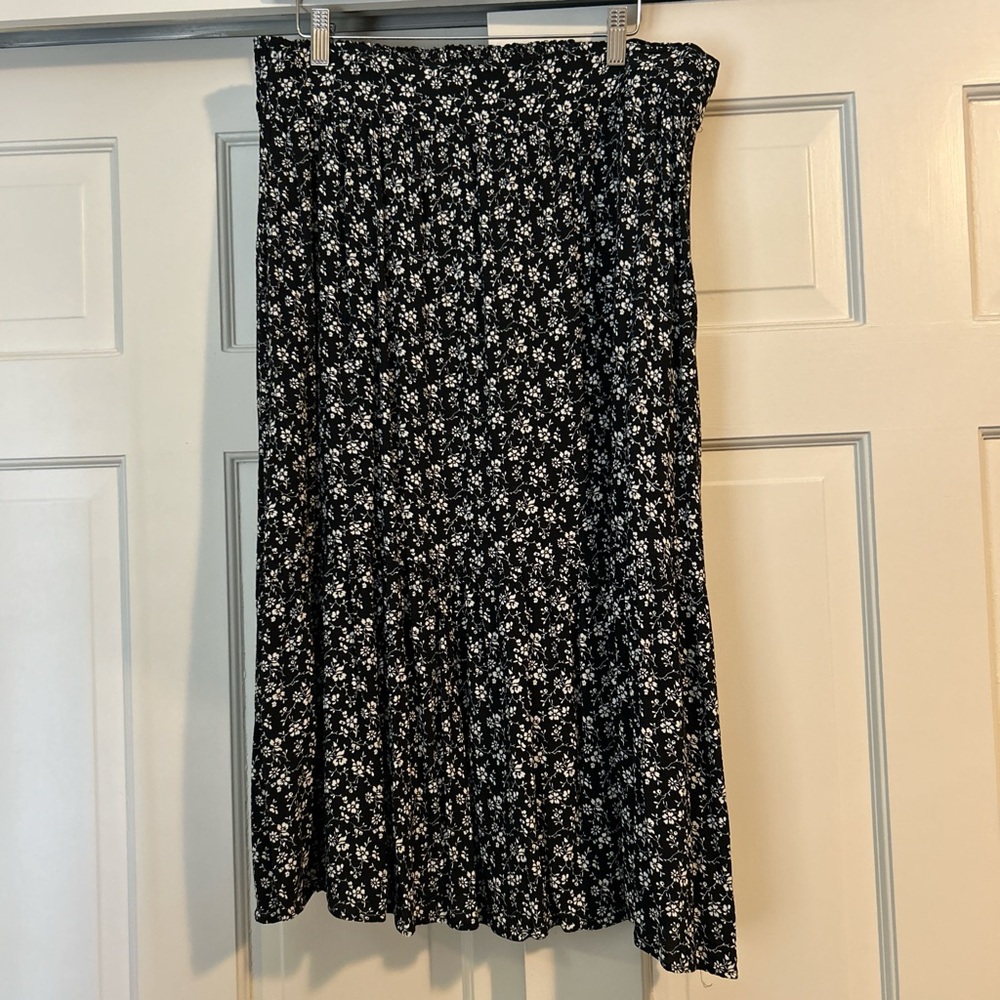 Madewell Black and White Floral Midi Skirt